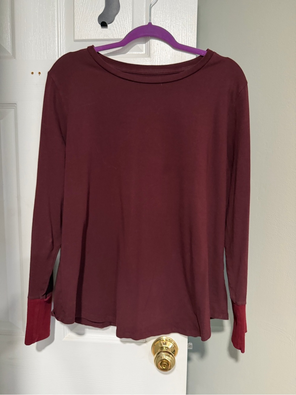 Women's Long-Sleeve Rhine Round Neck Top in Burgundy